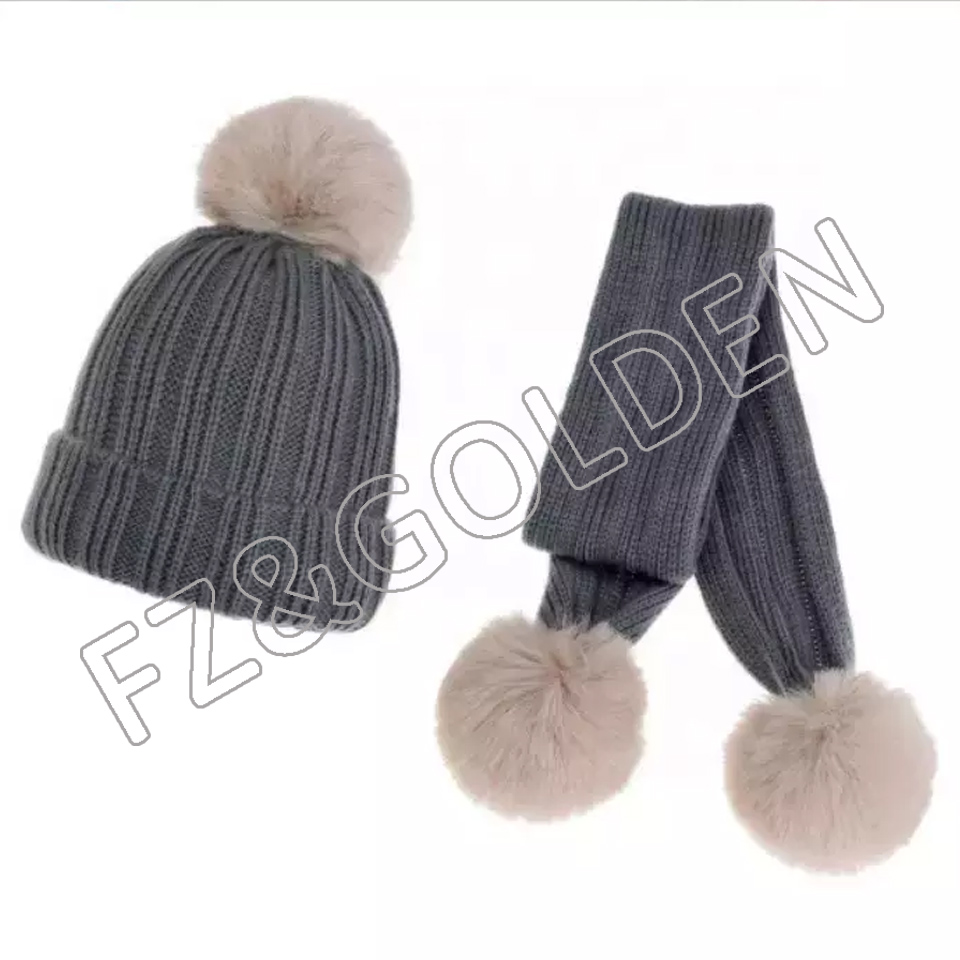 China Football Scarf Manufacturers - 
 Autumn and winter boys girls can keep warm protect themselves against the cold kids hats and scarfs winter  - FUZHI