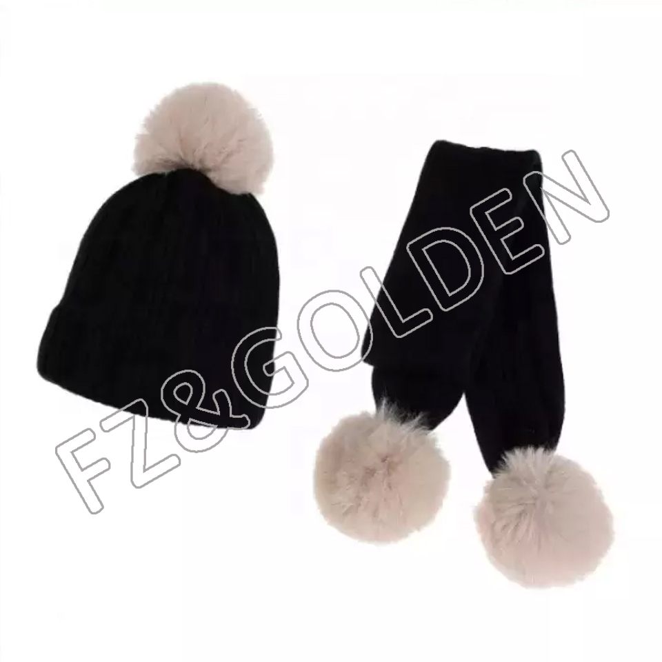 China Football Scarf Manufacturers - 
 Autumn and winter boys girls can keep warm protect themselves against the cold kids hats and scarfs winter  - FUZHI