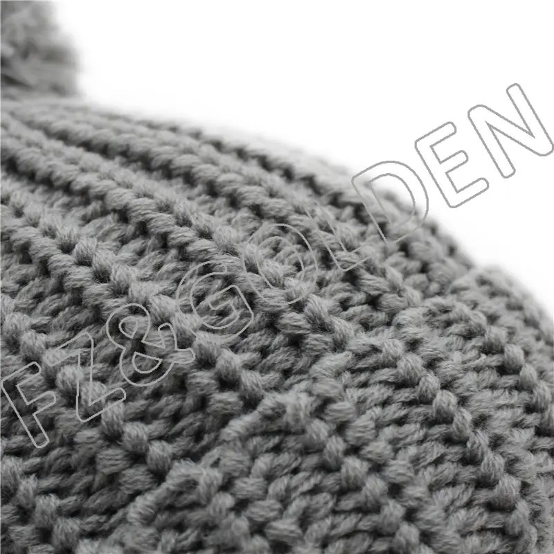 Polyester Knitted Hat With Ball10