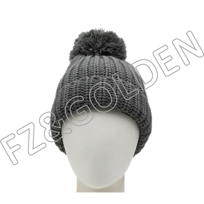 Polyester Knitted Hat With Ball